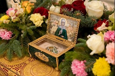Митрополит Игнатий совершил Божественную литургию и молебен на новый год в Покровском соборе г. Саратова