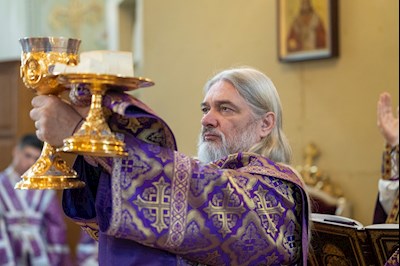 Митрополит Игнатий совершил Божественную литургию в Покровском соборе г. Саратова
