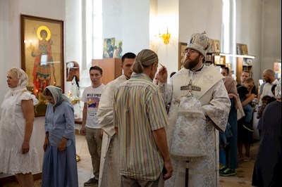 Митрополит Игнатий совершил всенощное бдение в храме в честь Нерукотворного Образа Спасителя г. Саратова