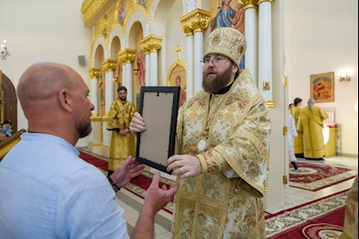 Митрополит Игнатий совершил Божественную литургию в соборном храме святителя Спиридона Тримифунтского г. Саратова