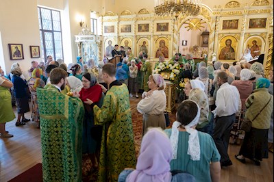 Митрополит Игнатий совершил Божественную литургию в Серафимовском храме г. Саратова