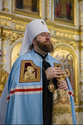 Митрополит Игнатий совершил Божественную литургию в Духосошественском соборе г. Саратова