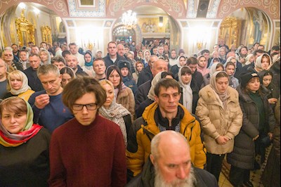 Митрополит Игнатий совершил ночное рождественское богослужение