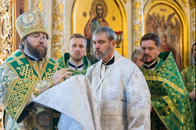 Митрополит Игнатий совершил Божественную литургию в Духосошественском соборе г. Саратова