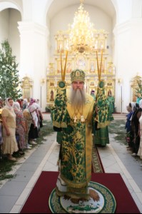 Божественная литургия и Великая вечерня в Свято-Троицком соборе Вольска