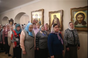 Божественная литургия в храме в честь иконы Божией Матери «Скоропослушница» г. Шиханы Вольского района