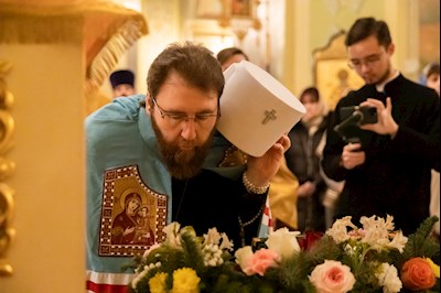 Митрополит Игнатий совершил Божественную литургию и молебен на новый год в Покровском соборе г. Саратова