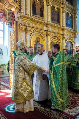 Митрополит Игнатий совершил Божественную литургию в Духосошественском соборе г. Саратова