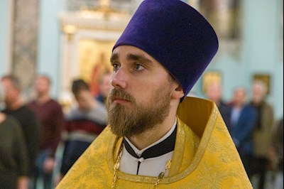Митрополит Игнатий совершил Божественную литургию в Духосошественском соборе г. Саратова