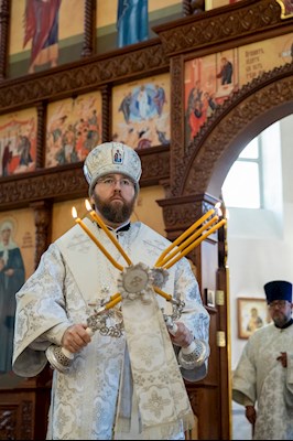 Митрополит Игнатий совершил всенощное бдение в храме в честь Нерукотворного Образа Спасителя г. Саратова
