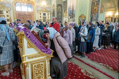 Митрополит Игнатий совершил Божественную литургию в Покровском соборе г. Саратова