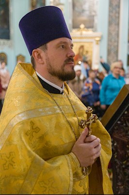 Митрополит Игнатий совершил Божественную литургию в Духосошественском соборе г. Саратова
