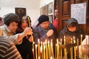Божественная литургия и панихида в храме во имя святителя и чудотворца Николая на Елшанском кладбище г.Саратова