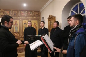 Божественная литургия в храме в честь иконы Божией Матери «Скоропослушница» г. Шиханы Вольского района