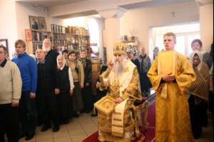 Божественная литургия в храме святителей Василия Великого, Григория Богослова, Иоанна Златоуста г.Саратова