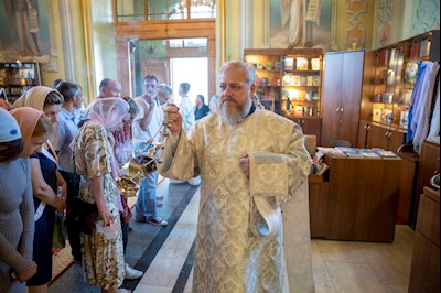 Митрополит Игнатий совершил Божественную литургию в Покровском соборе г. Саратова
