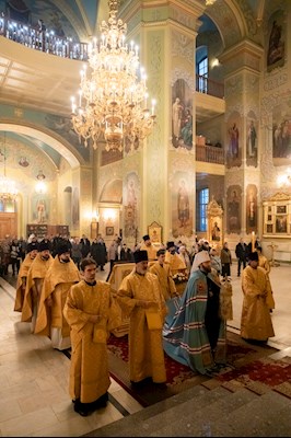 Митрополит Игнатий совершил Божественную литургию и молебен на новый год в Покровском соборе г. Саратова