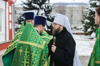 Архиереи Саратовской митрополии совершили Божественную литургию в соборном храме святого благоверного князя Александра Невского г. Ртищево