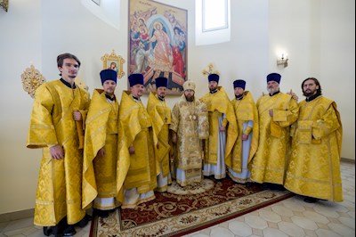 Митрополит Игнатий совершил Божественную литургию в соборном храме святителя Спиридона Тримифунтского г. Саратова
