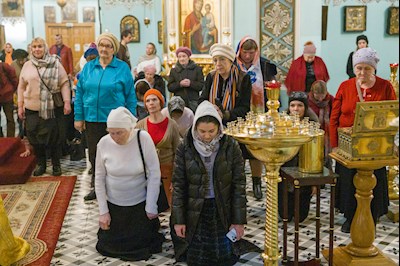 Митрополит Игнатий совершил Божественную литургию в Духосошественском соборе г. Саратова