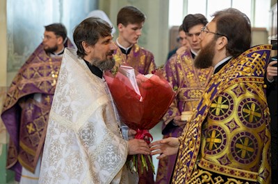 Митрополит Игнатий совершил Божественную литургию в Покровском соборе г. Саратова