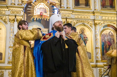 Митрополит Игнатий совершил Божественную литургию в Духосошественском соборе г. Саратова