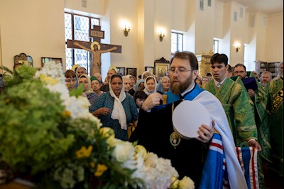 Митрополит Игнатий совершил Божественную литургию в Серафимовском храме г. Саратова