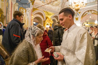Митрополит Игнатий совершил ночное рождественское богослужение
