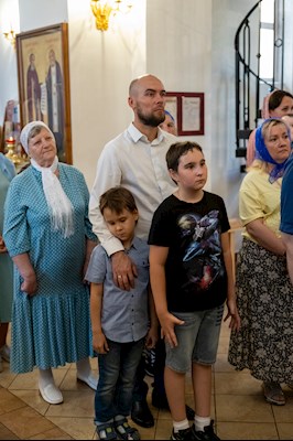 Митрополит Игнатий совершил всенощное бдение в храме в честь Нерукотворного Образа Спасителя г. Саратова