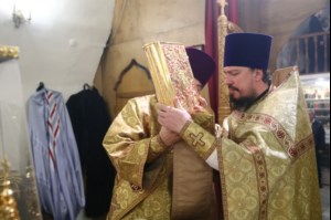 Божественная литургия в храме во имя святителя и чудотворца Николая на Елшанском кладбище г. Саратова