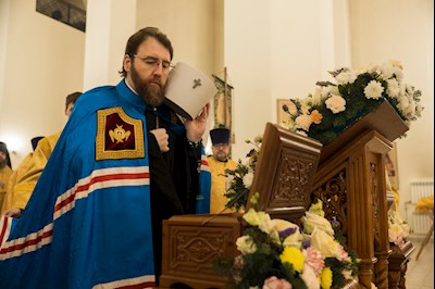 Митрополит Игнатий совершил Божественную литургию в соборном храме святителя Спиридона Тримифунтского г. Саратова