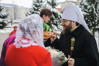 Архиереи Саратовской митрополии совершили Божественную литургию в соборном храме святого благоверного князя Александра Невского г. Ртищево