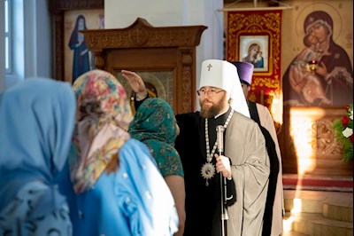 Митрополит Игнатий совершил всенощное бдение в храме в честь Нерукотворного Образа Спасителя г. Саратова