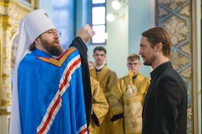 Митрополит Игнатий совершил Божественную литургию в Духосошественском соборе г. Саратова