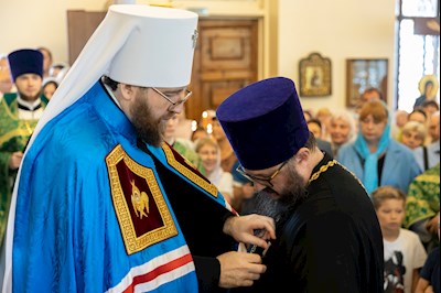 Митрополит Игнатий совершил Божественную литургию в Серафимовском храме г. Саратова
