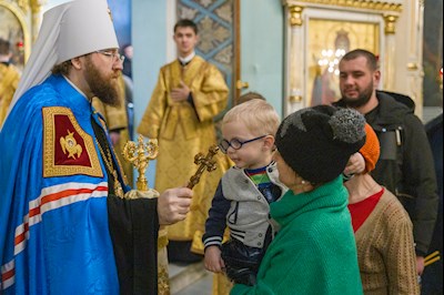Митрополит Игнатий совершил Божественную литургию в Духосошественском соборе г. Саратова