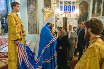 Митрополит Игнатий совершил Божественную литургию в Духосошественском соборе г. Саратова