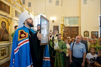 Митрополит Игнатий совершил Божественную литургию в Серафимовском храме г. Саратова