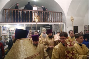 Божественная литургия в храме во имя святителя и чудотворца Николая на Елшанском кладбище г. Саратова
