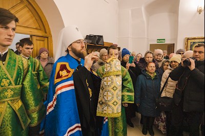 Архиереи Саратовской митрополии совершили Божественную литургию в соборном храме святого благоверного князя Александра Невского г. Ртищево