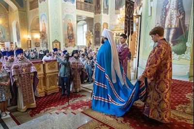 Митрополит Игнатий совершил Божественную литургию в Покровском соборе г. Саратова