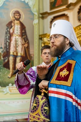 Митрополит Игнатий совершил Божественную литургию в Покровском соборе г. Саратова