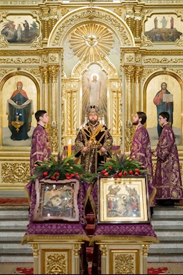 Митрополит Игнатий совершил всенощное бдение в Покровском соборе г. Саратова