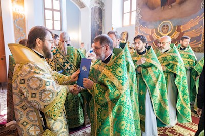 Митрополит Игнатий совершил Божественную литургию в Духосошественском соборе г. Саратова
