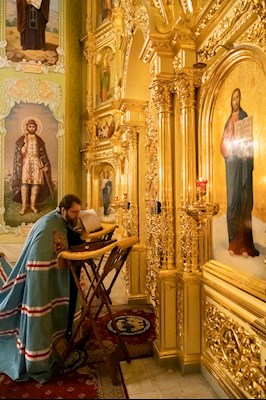 Митрополит Игнатий совершил Божественную литургию и молебен на новый год в Покровском соборе г. Саратова