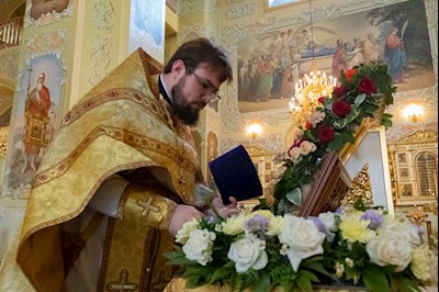 В Покровском соборе г. Саратова встретили ковчег с частицей мощей святителя Спиридона Тримифунтского