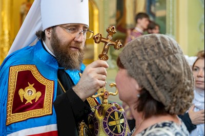 Митрополит Игнатий совершил Божественную литургию в Покровском соборе г. Саратова
