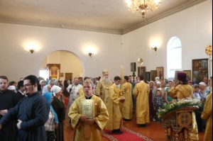 Божественная литургия в храме в честь Покрова Пресвятой Богородицы р.п. Новые Бурасы