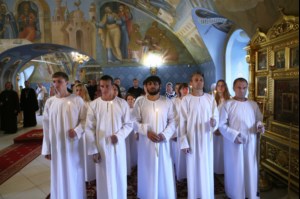 Крещальная литургия в Свято-Троицком соборе Саратова