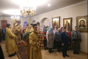 Божественная литургия в храме в честь иконы Божией Матери «Скоропослушница» г. Шиханы Вольского района